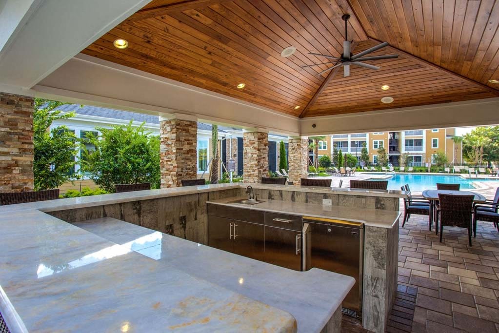 Outdoor Kitchen at The Oasis at Brandon, Riverview, FL