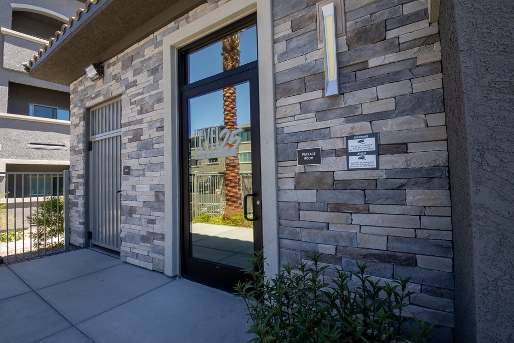 Level 25 At The Curve By Picerne