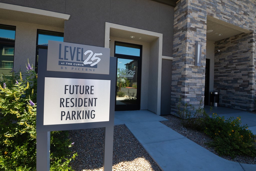 Level 25 At The Curve By Picerne