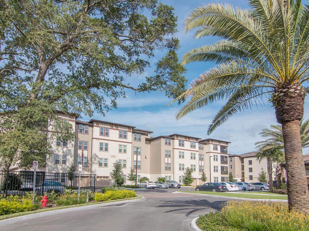 Building Exterior at The Oasis at Lake Bennet, Ocoee, FL