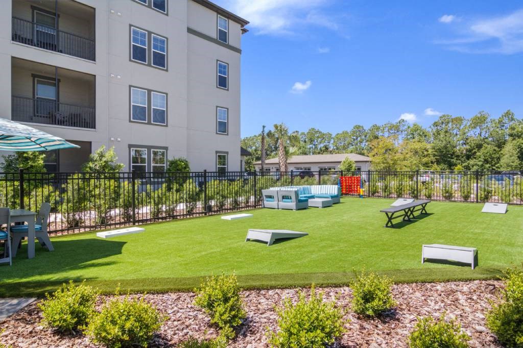 Exterior Games at The Oasis at Town Center, Jacksonville