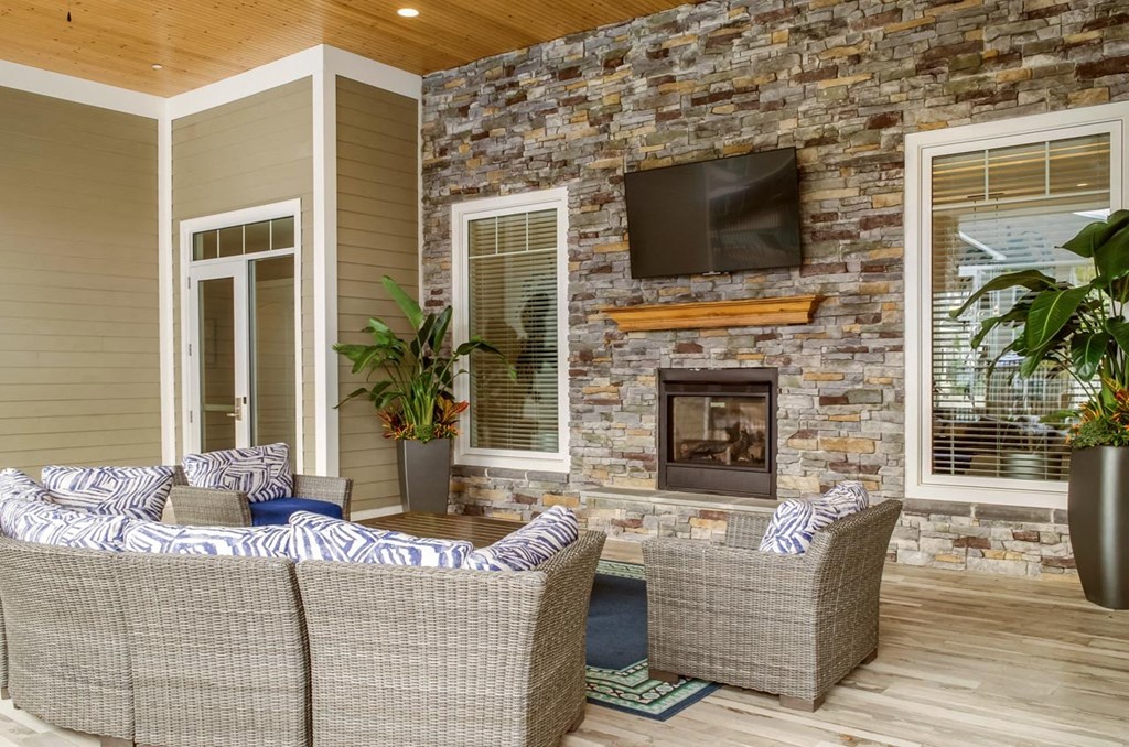 Garden Patio at The Oasis at Plainville