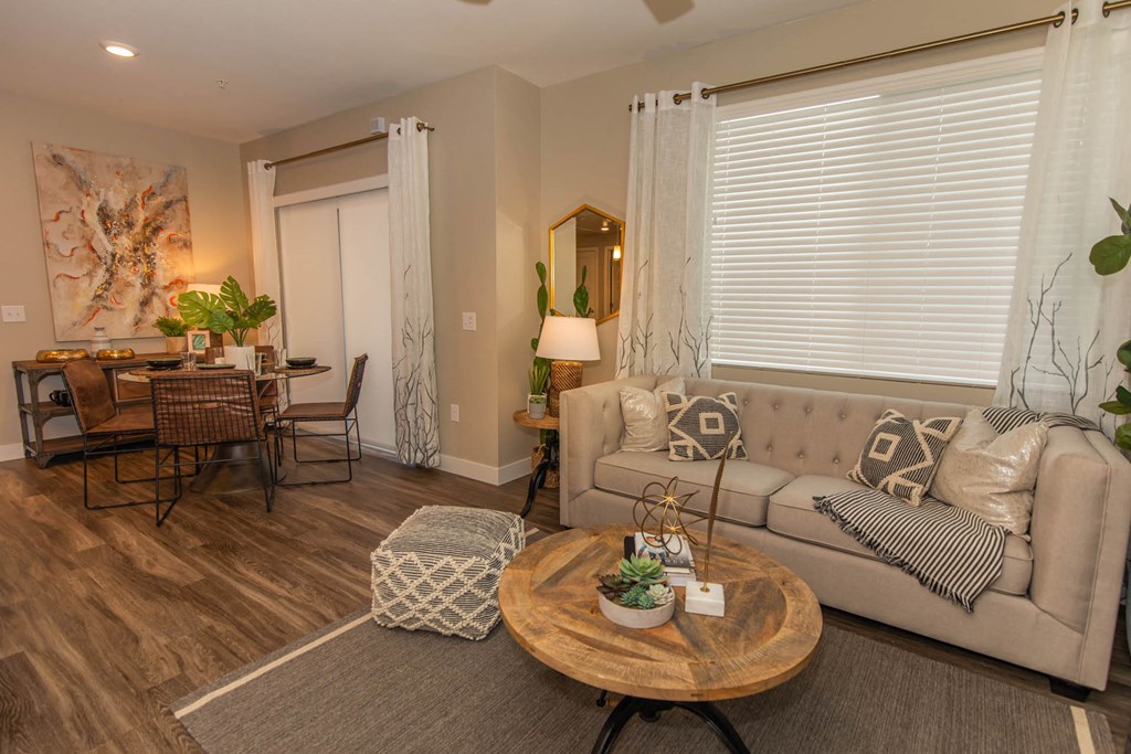 Level 25 At Cactus By Picerne