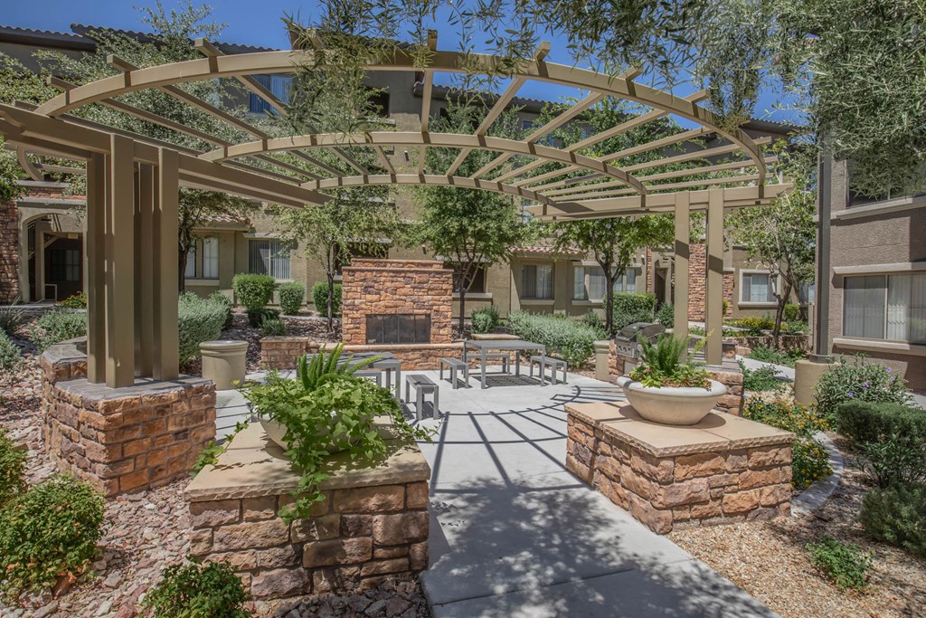 Courtyard Garden Space at The Pavilions by Picerne, Las Vegas