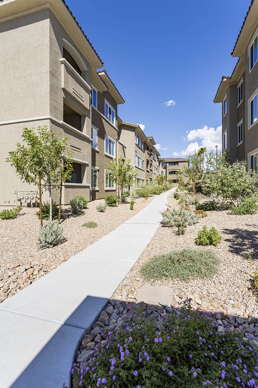 Building walk path at The View at Horizon Ridge, Henderson