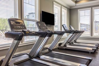 24/7 FITNESS & AEROBICS