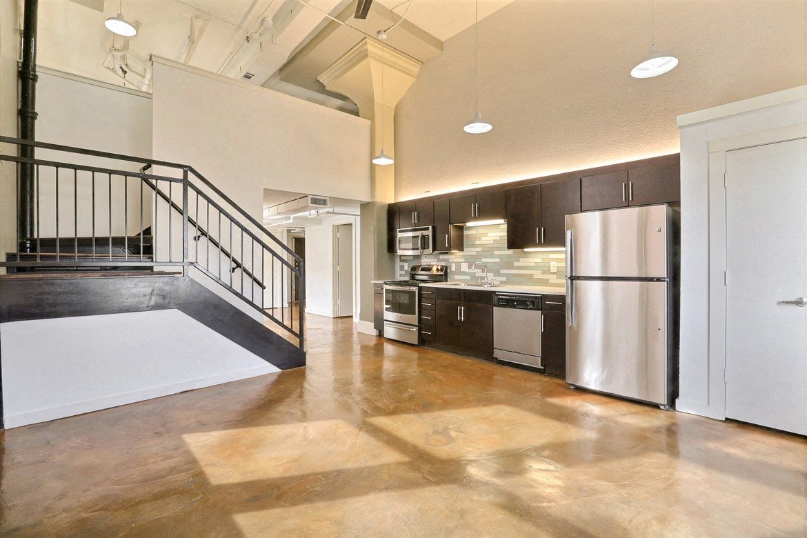 3333 Elm Street Lofts Apartments