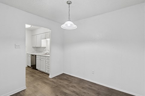 600 Baylor Apartments in Longview, TX b2 dining room