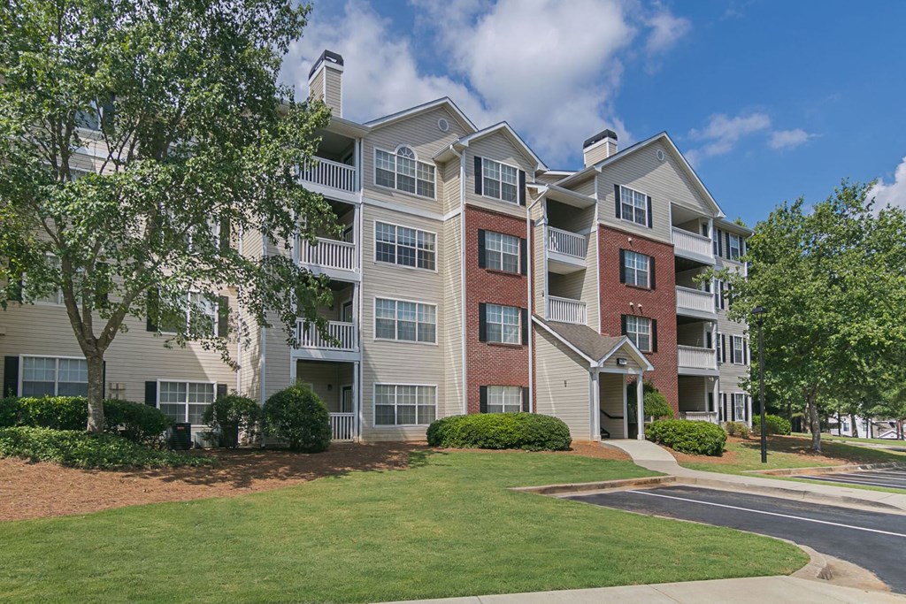 Apartment Exterior 1 at Wellington Ridge in Lawrenceville, GA