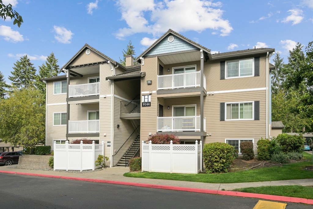 Abbey Rowe Apartments in Olympia, WA building exterior