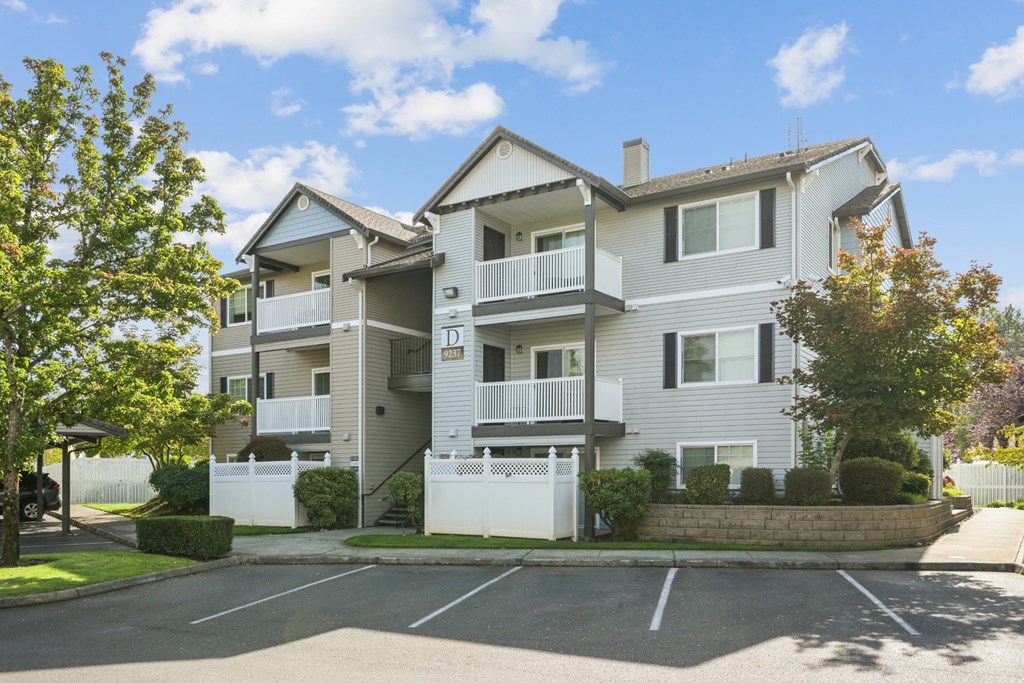 Abbey Rowe Apartments in Olympia, WA Apartment Exterior