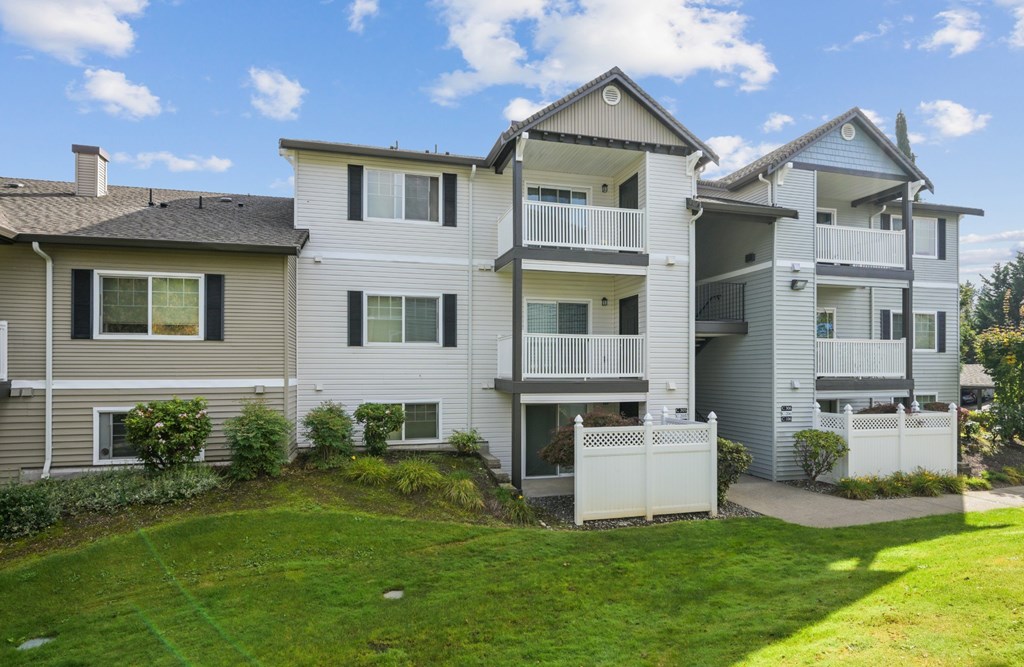 Abbey Rowe Apartments in Olympia, WA building exterior