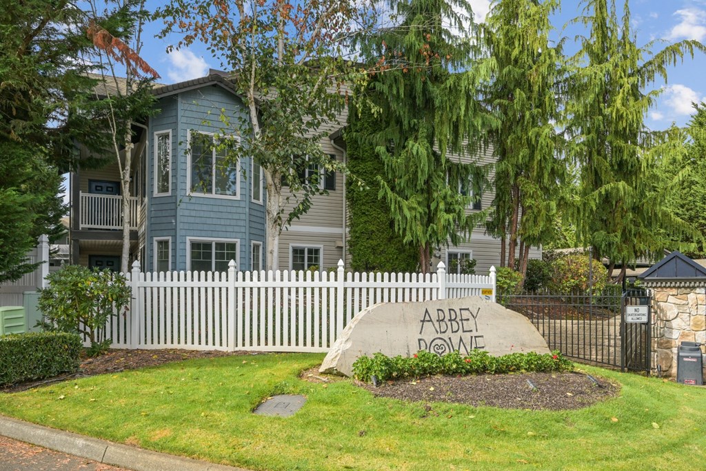 Abbey Rowe Apartments in Olympia, WA Apartment Exterior
