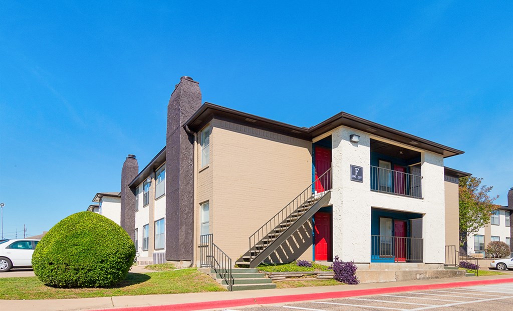 Building Exterior at Heritage Square Apartments in Waco, TX