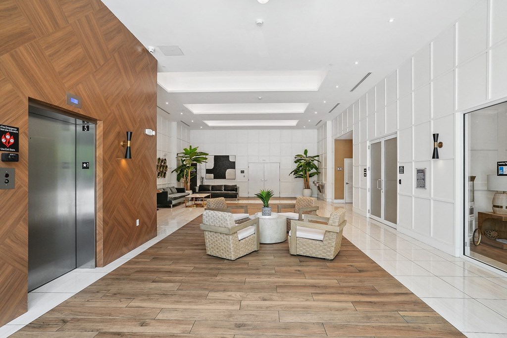 the lobby of the blue lagoon apartments in miami fl