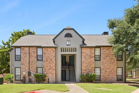 Building exteriors at Bandera Crossing in San Antonio, TX
