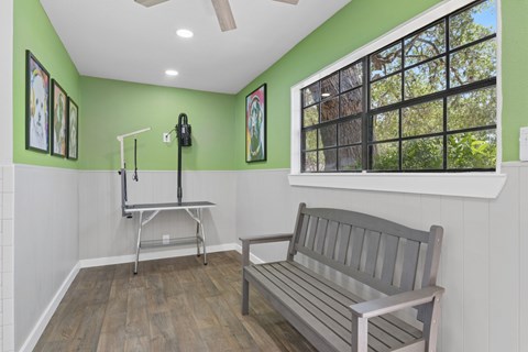 Pet Spa at Bandera Crossing in San Antonio, TX