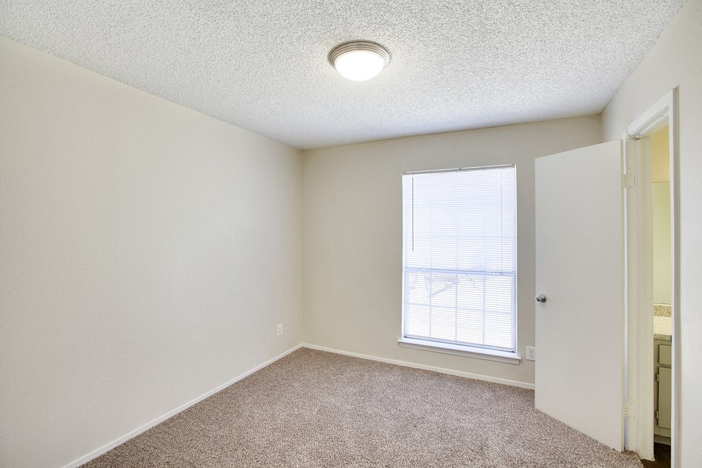 Bedroom 7 at Oaks of Denton in Denton, TX