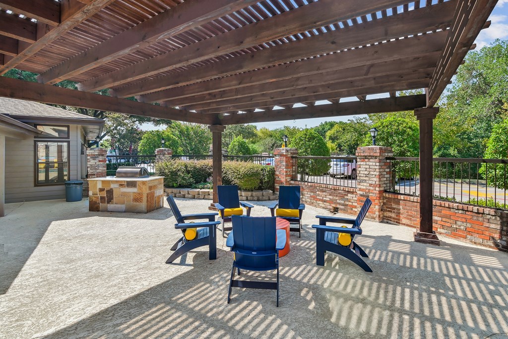 Outdoor Kitchen and Grill at Brighton Place