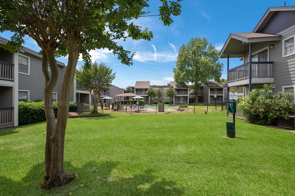 Building Exterior 3 at Laurel Parc in Shreveport, LA