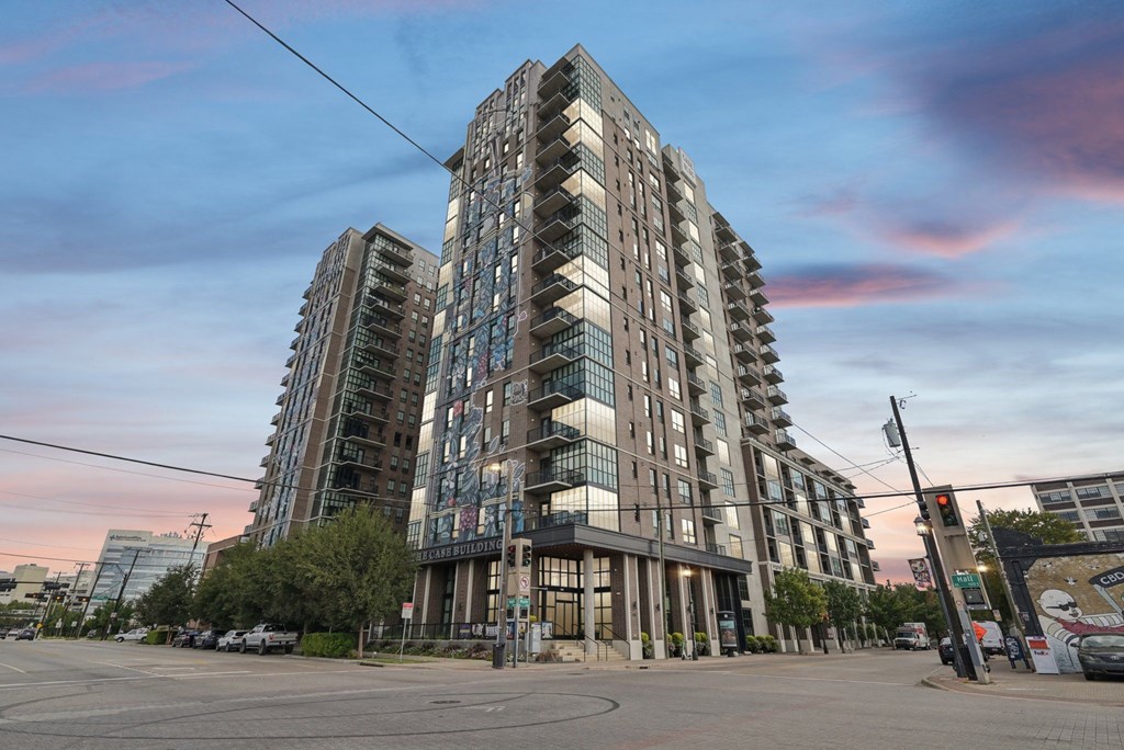 The Case Building Apartments in Dallas, TX Building Exterior