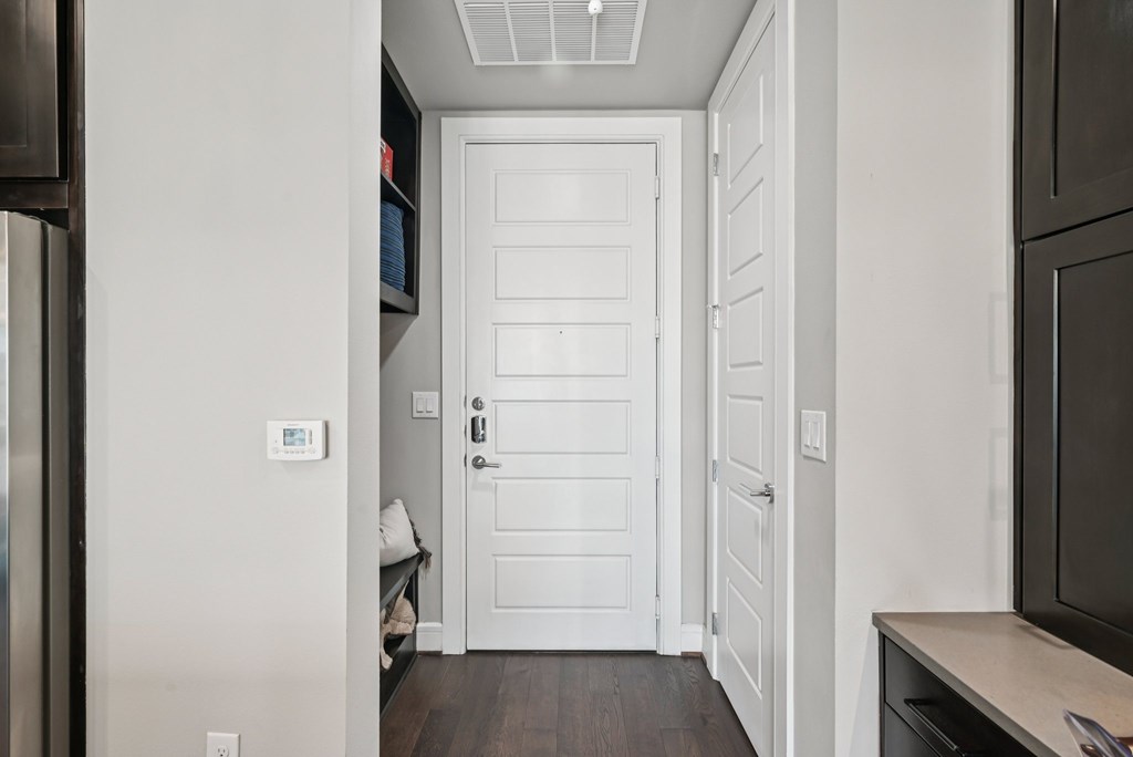 The Case Building Apartments in Dallas, TX 1 Bedroom Entryway