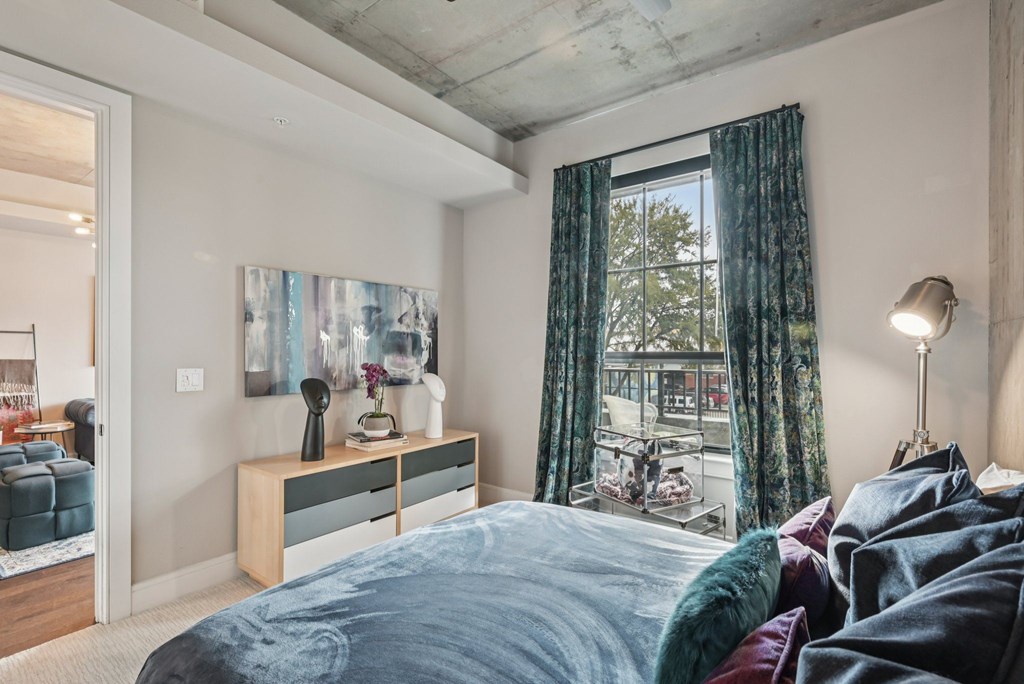 The Case Building Apartments in Dallas, TX Bedroom