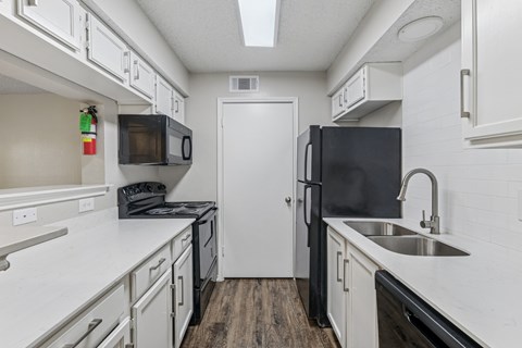 Camino del Sol in Dallas TX Madrid Kitchen