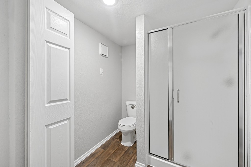 Copper Canyon Apartments in Bedford, TX, unit B1 Bathroom