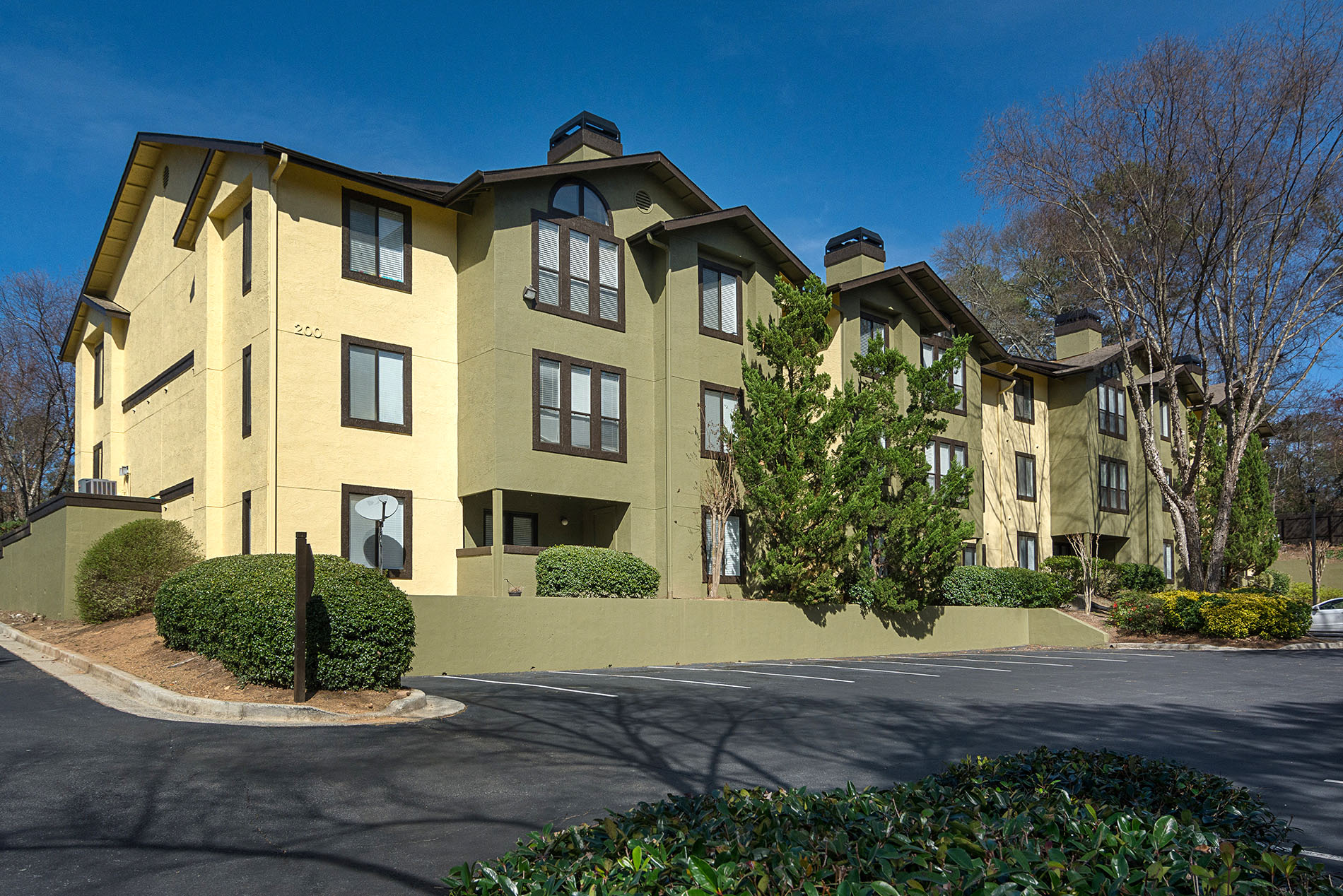 Waterford Place Apartments, 295 East Belle Isle Rd NE., Atlanta, GA