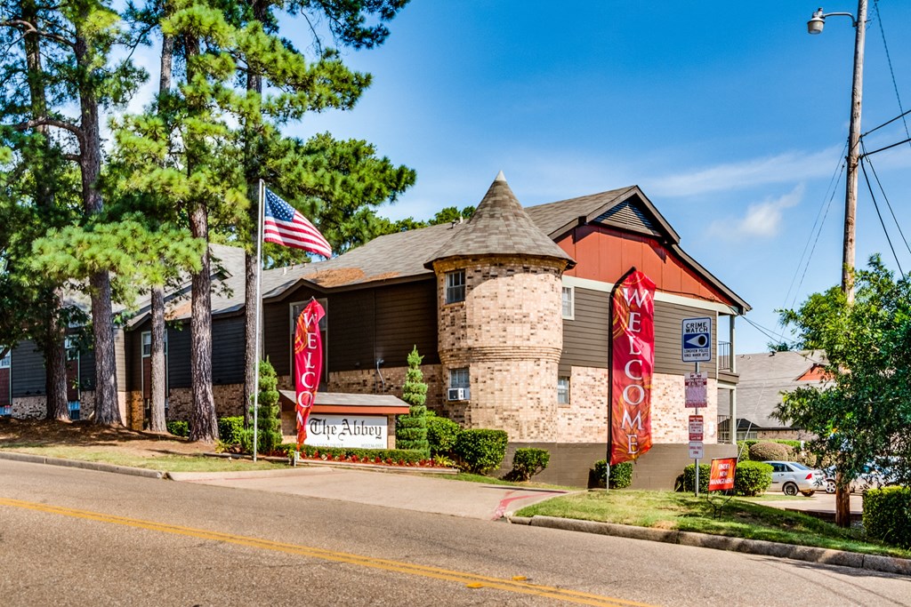 Leasing Office Exterior 1 at The Abbey in Longview TX