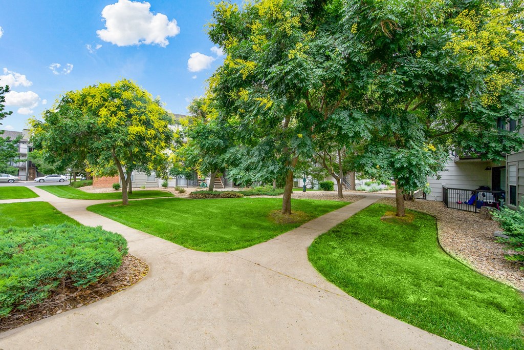 Greensview Apartments Walkways