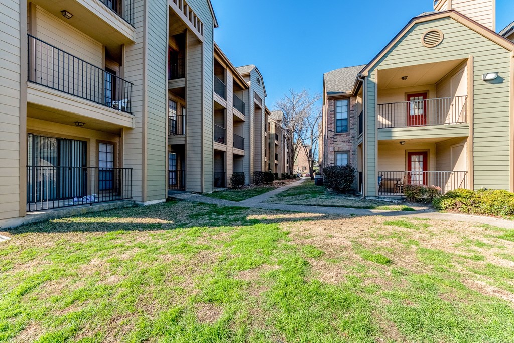 Apartment Exterior 2 at Bandera Crossing in San Antonio Tx