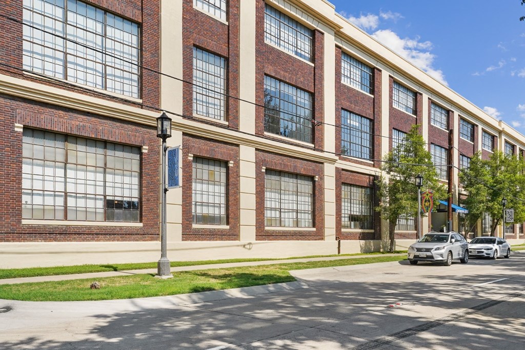 Exterior view of the Continental Lofts Building | Continental Building Lofts from Deep Ellum Lofts in Dallas, TX