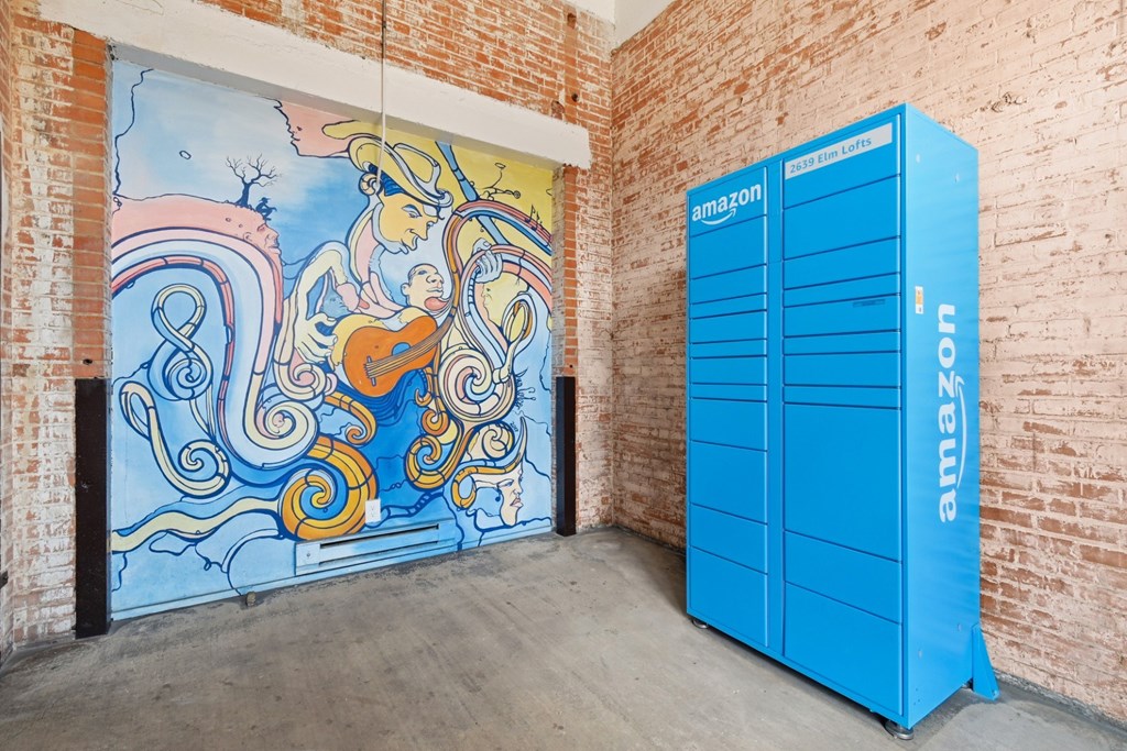 Elm St Lofts in Dallas TX amazon hub locker
