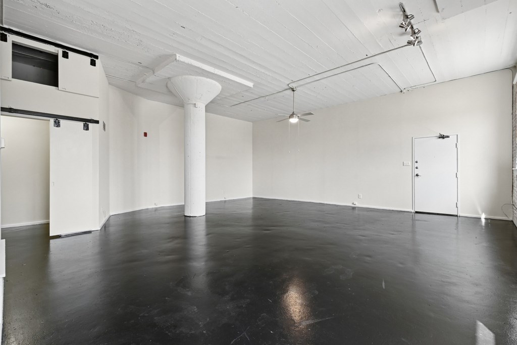 Elm St Lofts in Dallas TX living room