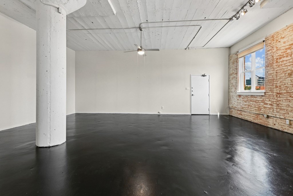 Elm St Lofts in Dallas TX living room