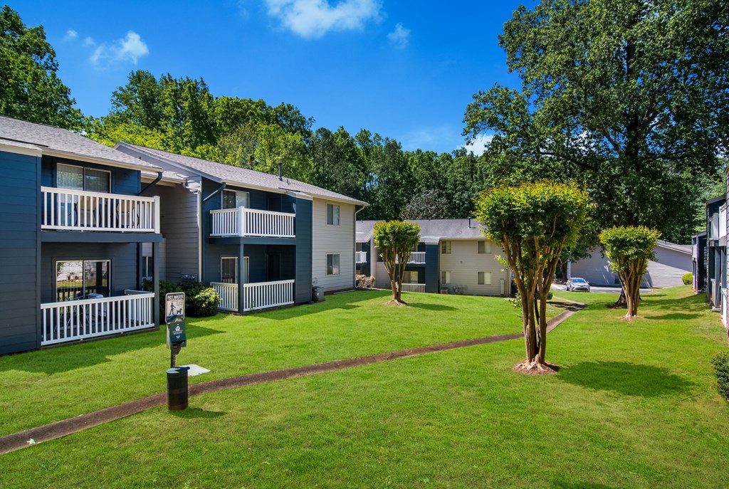 our apartments offer a spacious yard for residents to enjoy at Dunwoody Pointe in Sandy Springs, GA