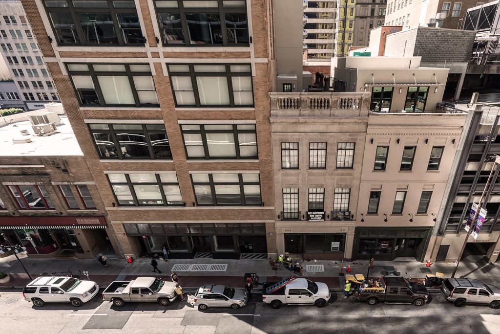 Mid Elm Lofts overhead view of building in Dallas, TX