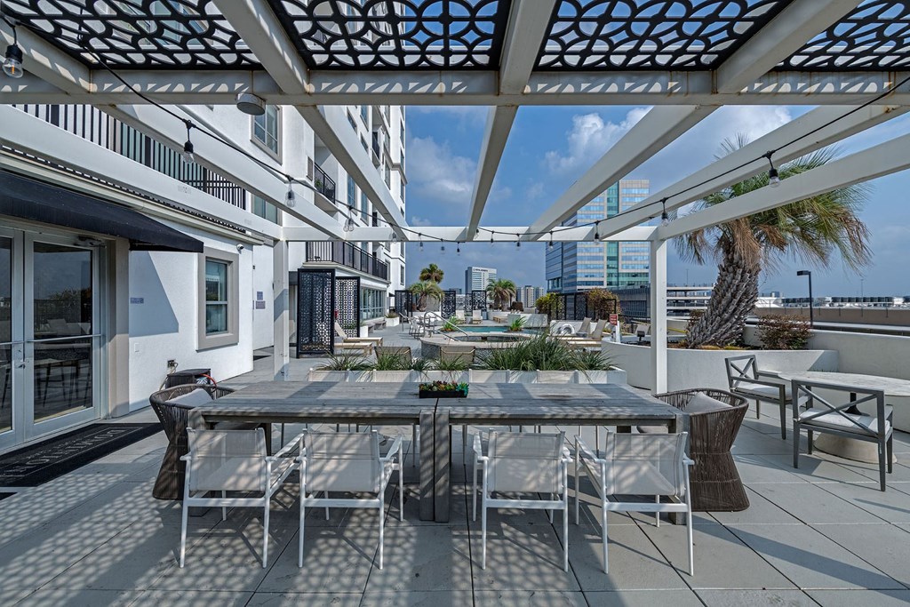 Outdoor Seating at Daytime at Dominion Post Oak  in Houston, TX