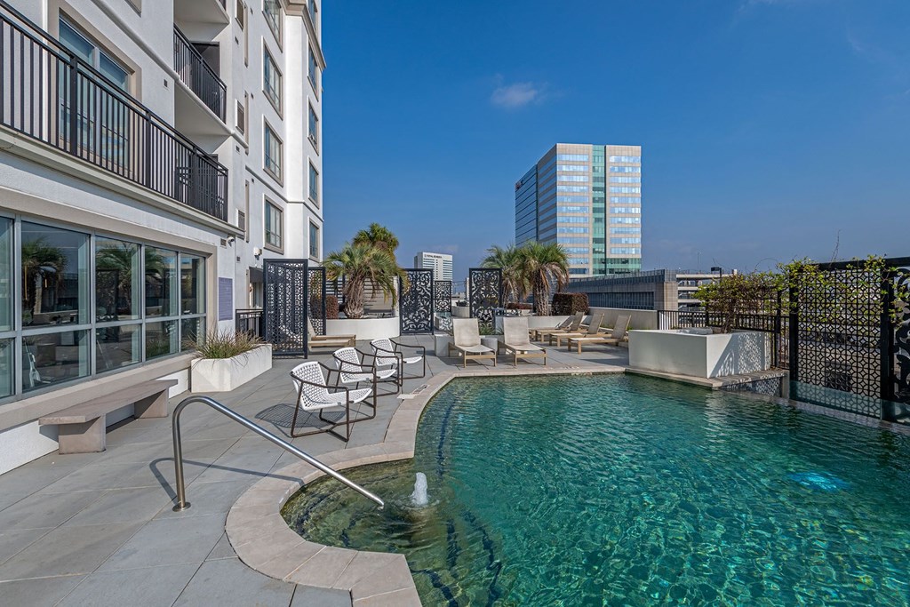Pool daytime view at Dominion Post Oak in Houston, TX