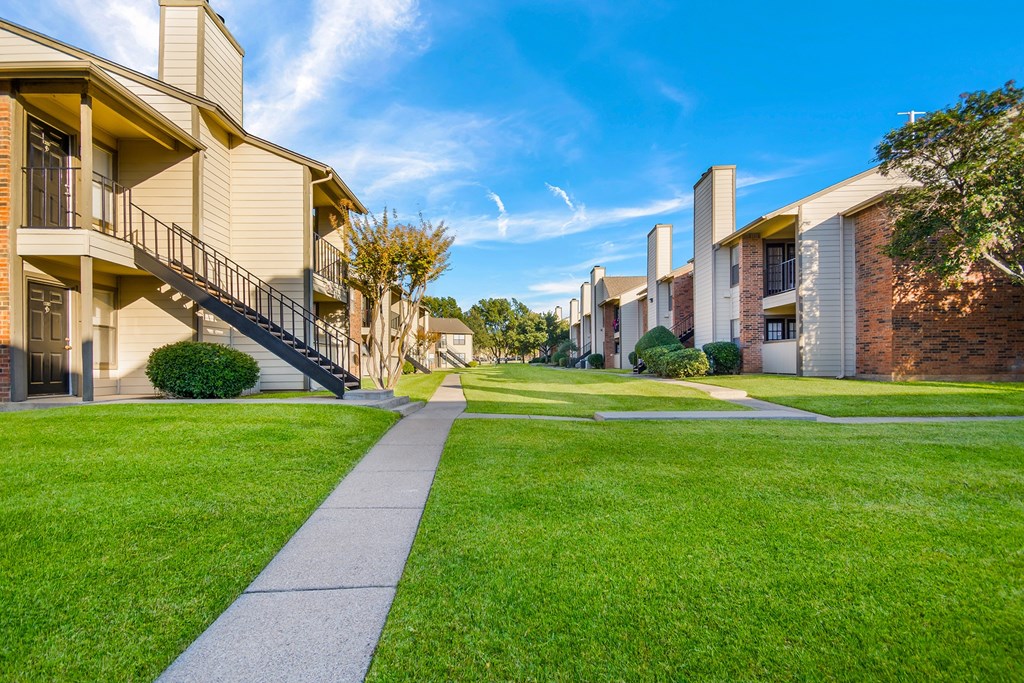 the preserve at ballantyne commons exterior of apartments