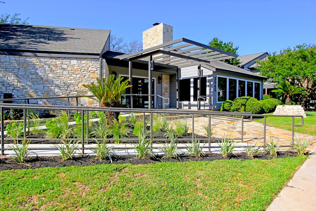 Leasing Exterior side view at Westdale Parke Apartments in Austin, Texas, TX