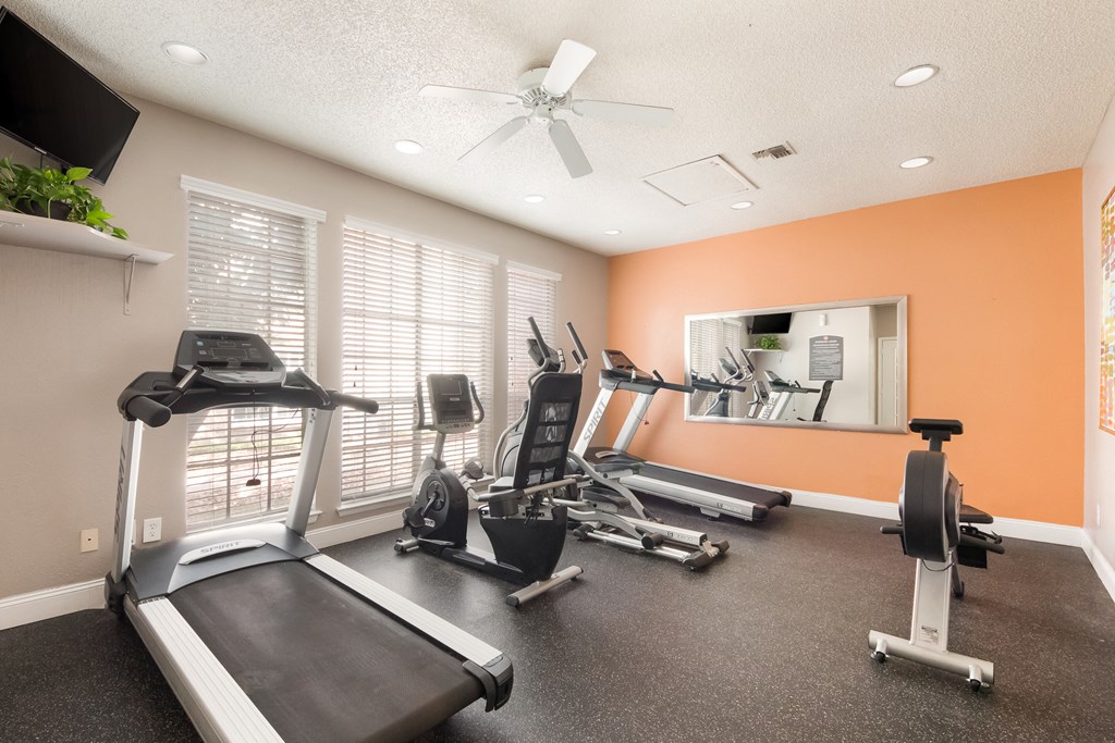 Fitness Center at Vista Crossing Apartments in San Antonio, TX