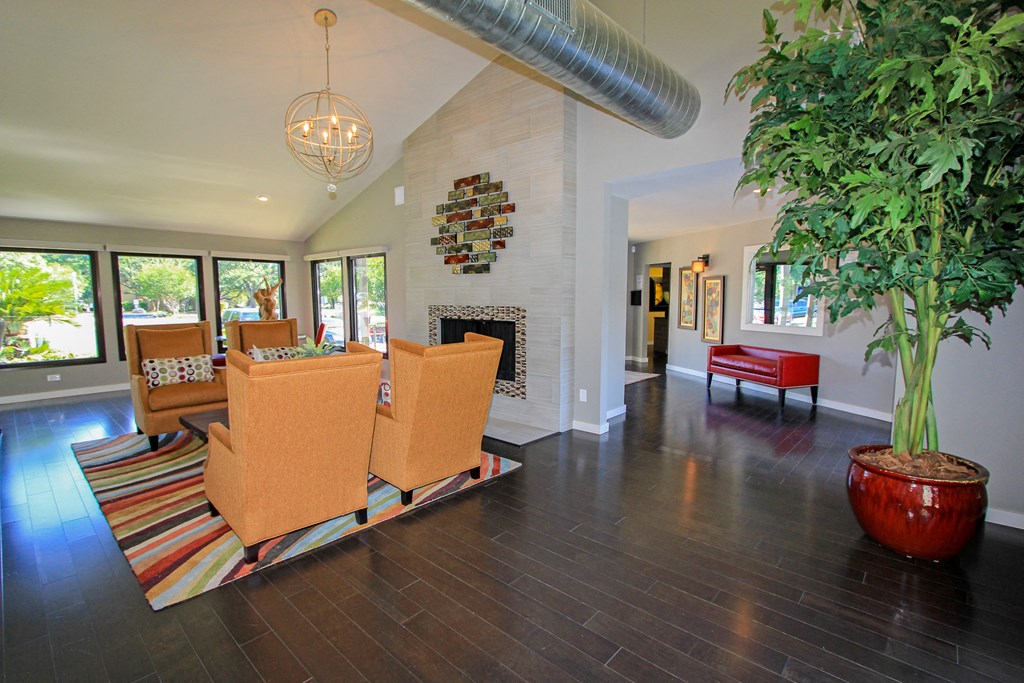 leasing office with high roof top and plenty of space at Westdale Parke in Austin, TX