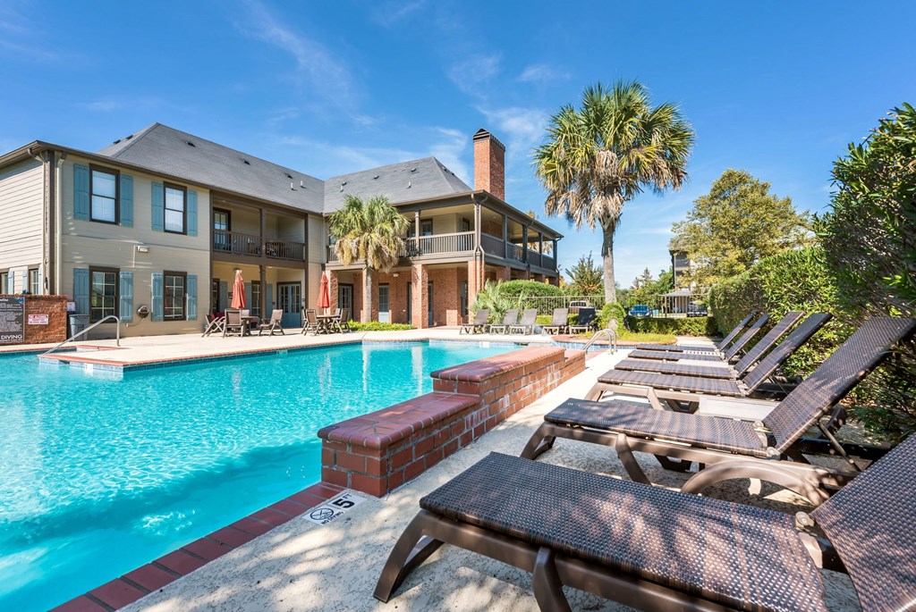 Swimming Pool at Island Park Apartments in Shreveport, Louisiana, LA