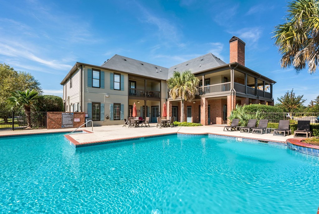 Swimming Pool at Island Park Apartments in Shreveport, Louisiana, LA