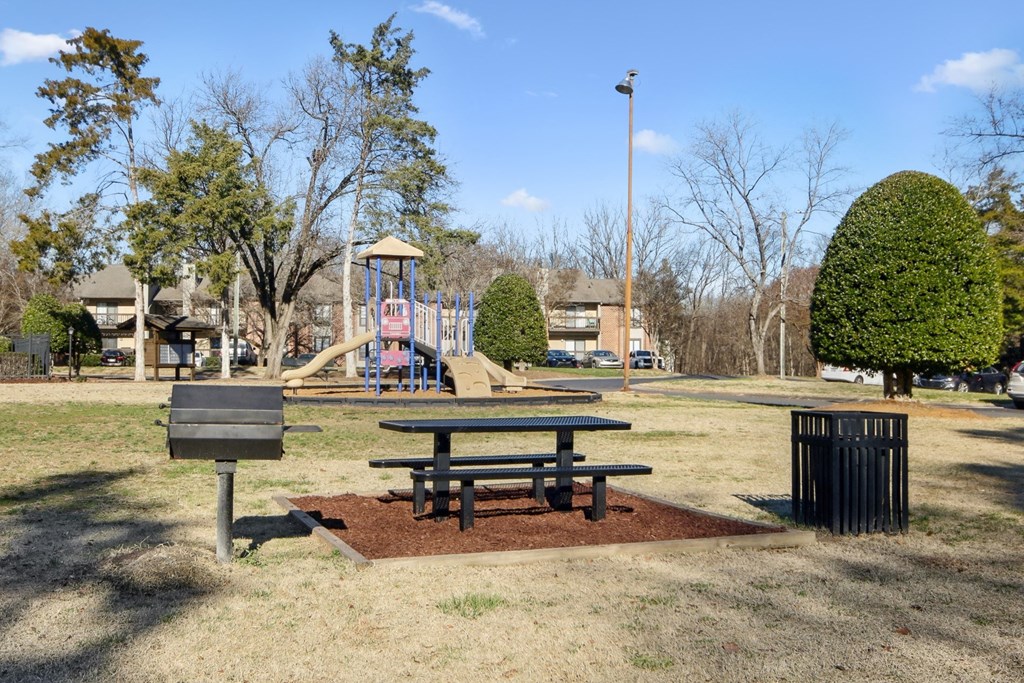 outdoor activity area at Johnston Creek Crossing in Charlotte, NC