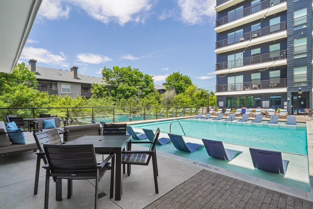 the resort style pool at Knox Heights in Dallas, TX