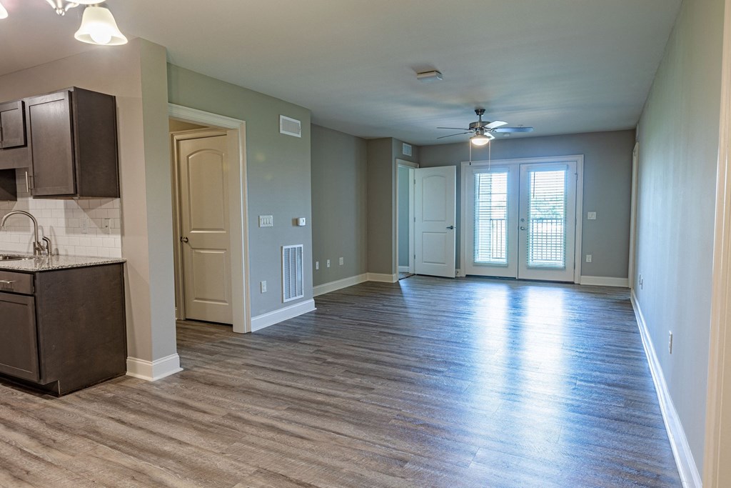 Lakeland Grand Apartments Living Room